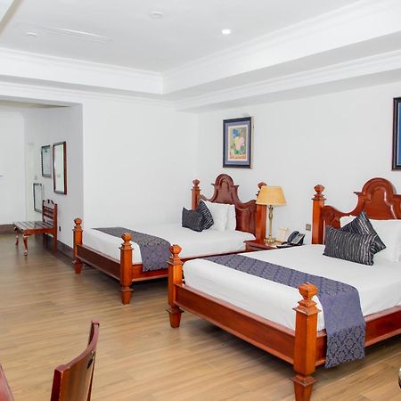 Weston Hotel Найроби Экстерьер фото