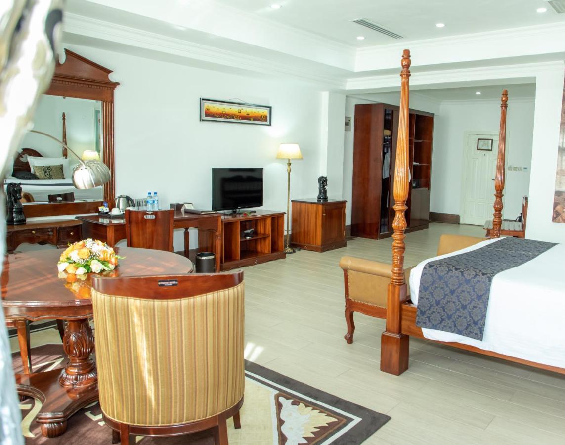 Weston Hotel Найроби Экстерьер фото