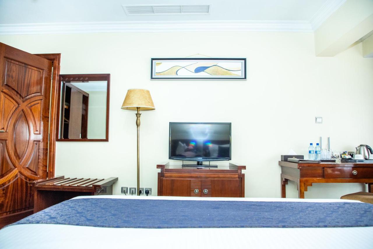 Weston Hotel Найроби Экстерьер фото