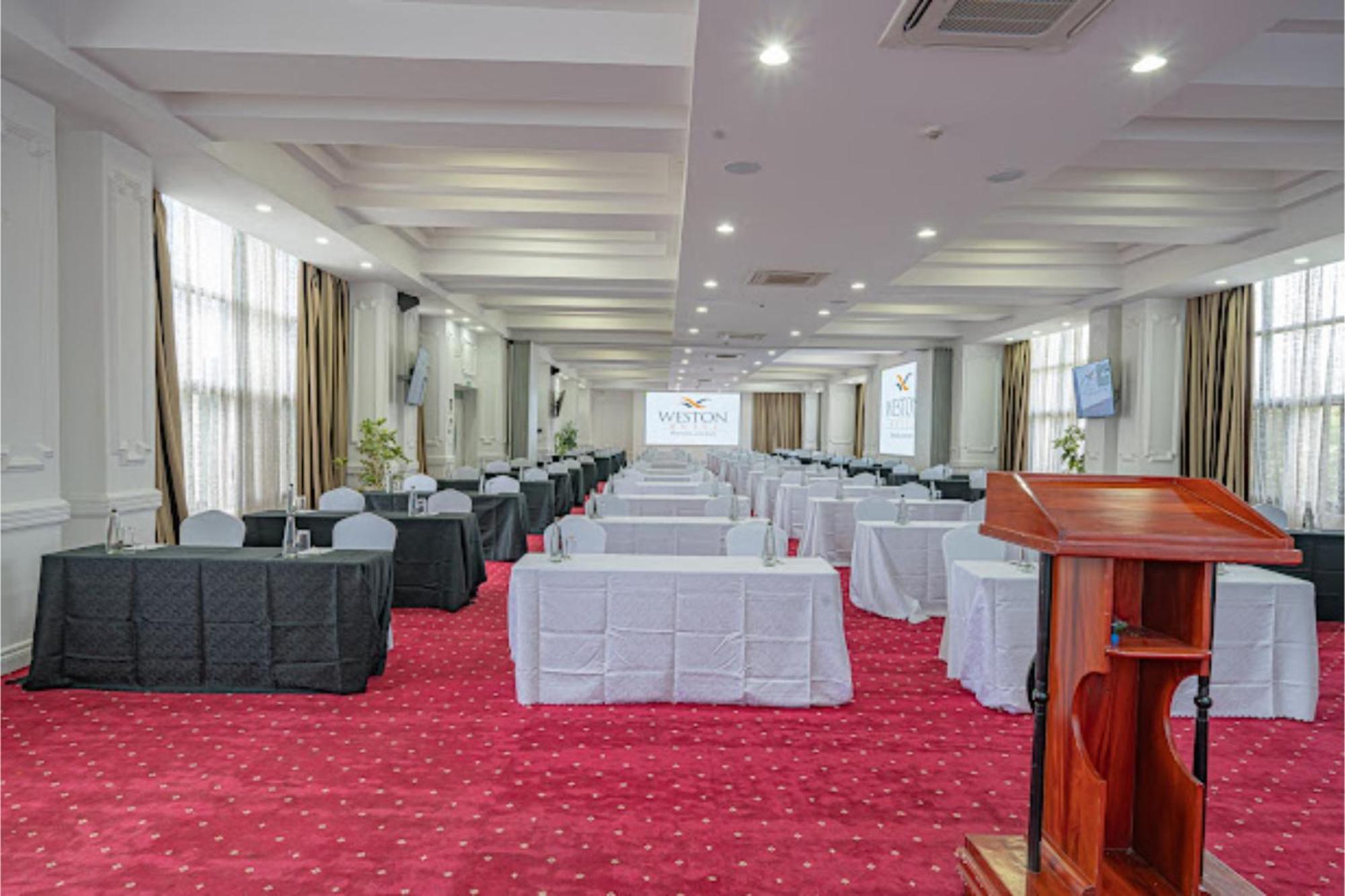 Weston Hotel Найроби Экстерьер фото