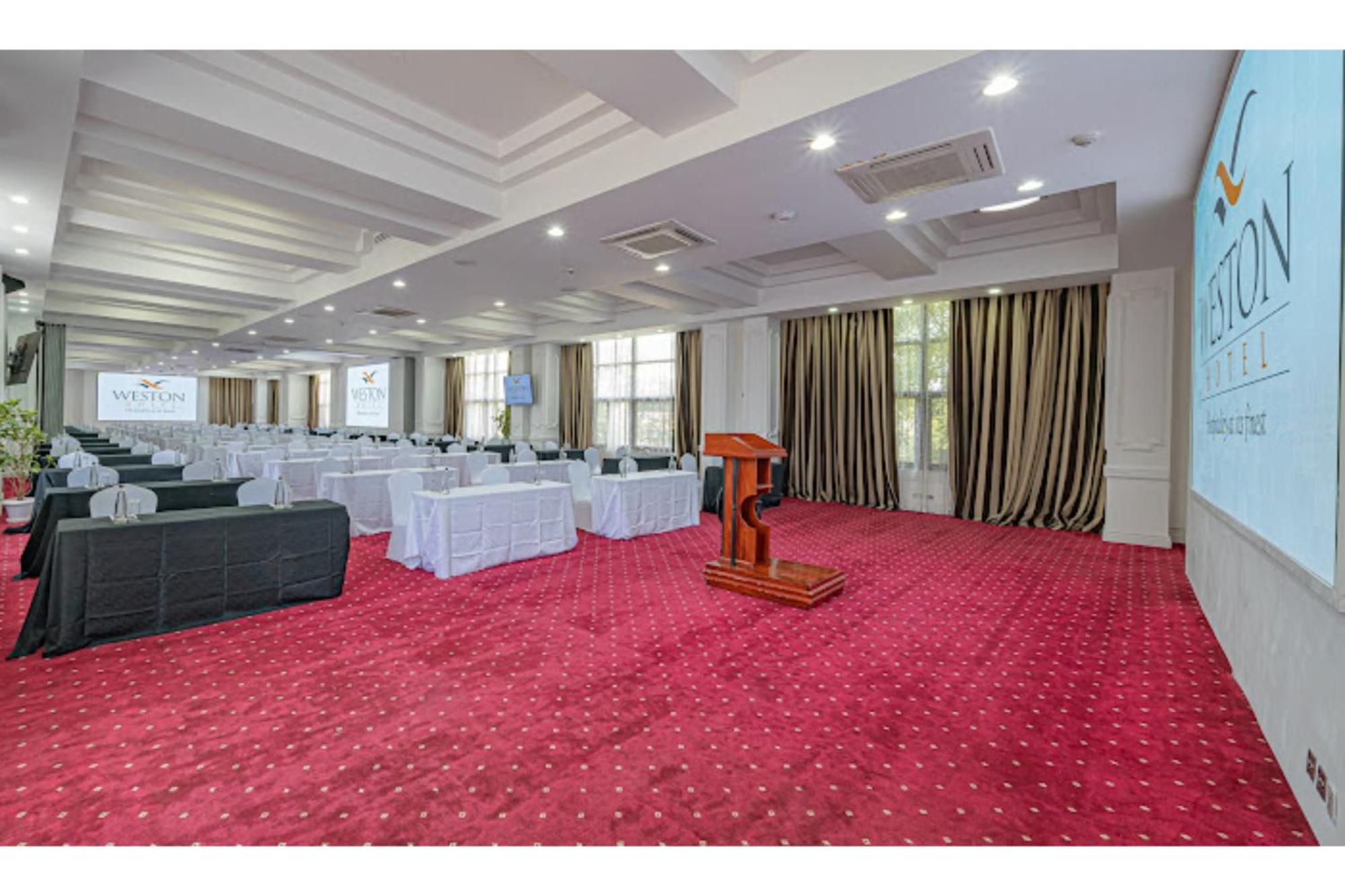 Weston Hotel Найроби Экстерьер фото
